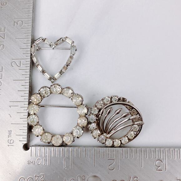 VTG Mid Century Brooch Lot of 3 Silver Tone Rhinestone Circle Heart Botanical - Picture 12 of 13